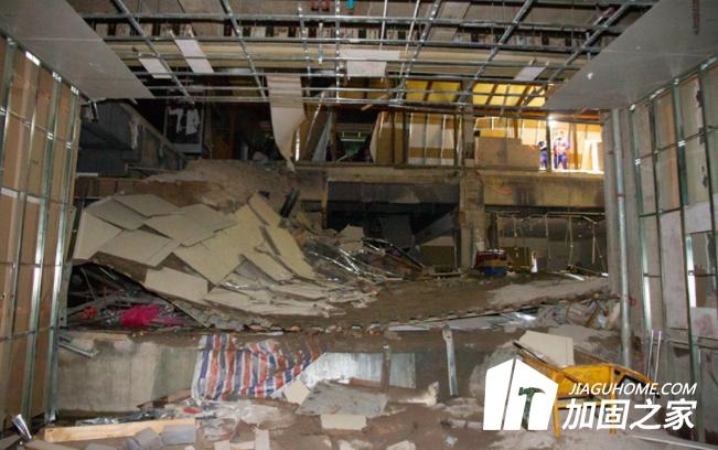云南商場(chǎng)樓層坍塌，如何預(yù)防建筑安全事故?